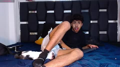 Snapshot of raydevil_ chatting on February 18, 3:10 am Rayn online show from February 18, 3:10 am