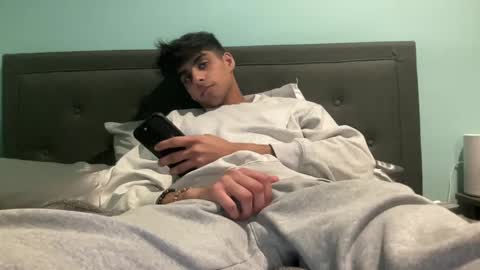 raymondg8596 online show from February 3, 10:32 pm