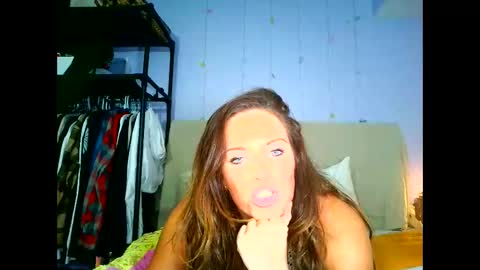 Rayna online show from October 28, 7:09 am