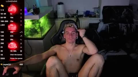 Rayzel online show from April 21, 1:53 am