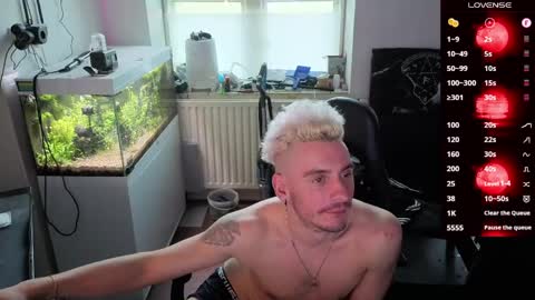 Rayzel online show from April 7, 5:59 pm