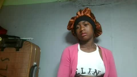 razafy922472 online show from June 20, 7:42 pm