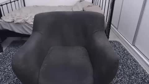 Snapshot of razvan_corneliu chatting on December 2, 5:41 am Razvan online show from December 2, 5:41 am