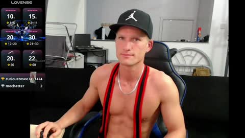 Snapshot of reallyman7 chatting on December 19, 6:12 am Ask me online show from December 19, 6:12 am