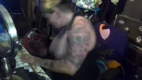 reallyredrum69th online show from June 11, 7:39 am
