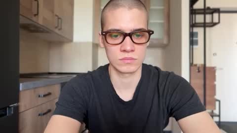 AliceEve online show from April 2, 10:11 am