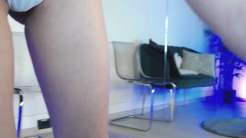 Danielle online show from November 30, 8:05 pm