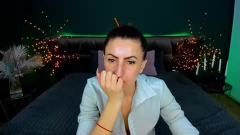 rebecca_diamonds online show from February 12, 7:12 am