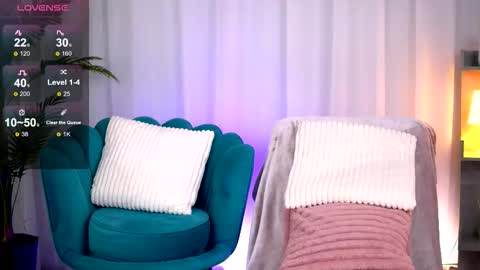 Rebecca online show from December 15, 9:49 am