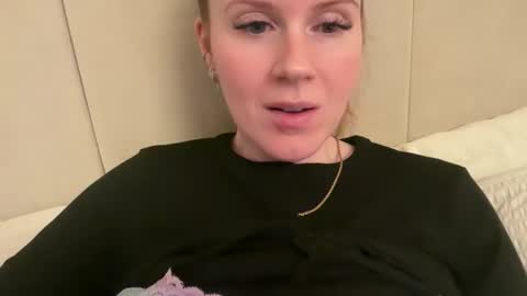 Rosie online show from November 28, 8:38 pm