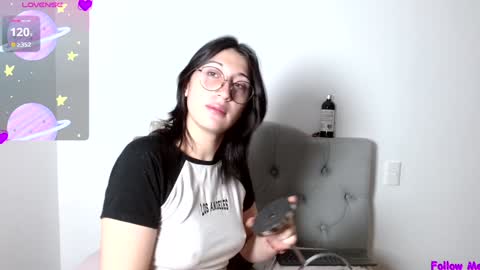 IG   OF red moonn online show from February 6, 10:36 am