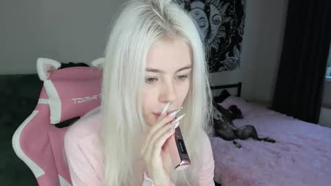 Erika online show from November 9, 8:51 am