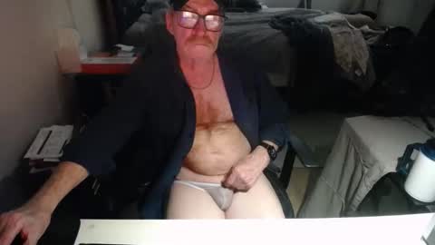 Red online show from May 31, 7:37 pm