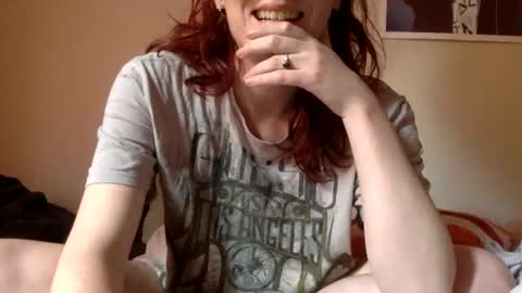 redcassie666 online show from June 3, 2:33 pm