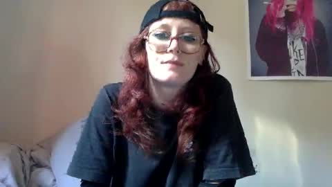 redcassie666 online show from May 14, 4:27 pm