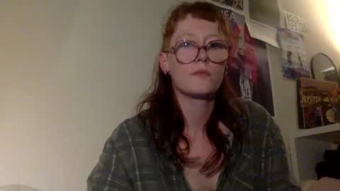 redcassie666 online show from April 30, 7:52 pm