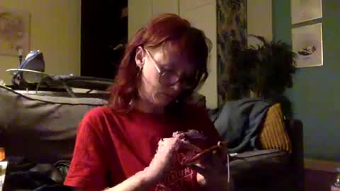 redcassie666 online show from June 13, 11:04 pm