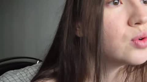 redginbluebersky online show from April 10, 7:57 am