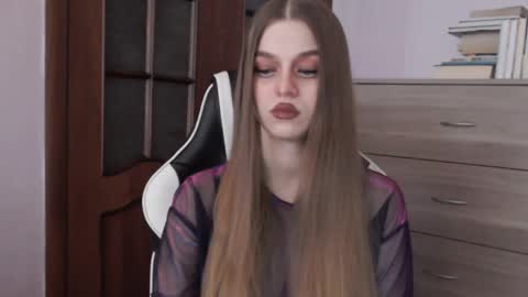 Lily online show from March 7, 3:39 am