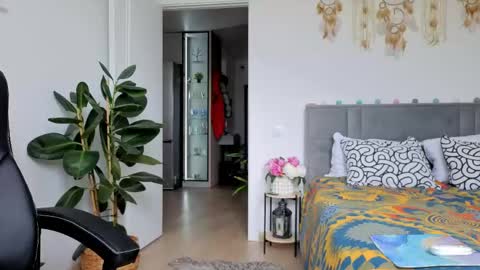 Alex online show from April 22, 11:17 am