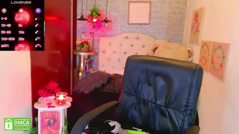 Lili Lopez online show from November 15, 9:27 pm