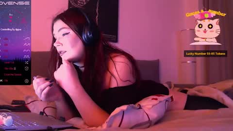 Snapshot of redyari chatting on March 1, 11:04 pm Red online show from March 1, 11:04 pm