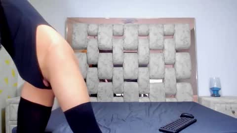 Regantaylor online show from November 27, 1:52 pm