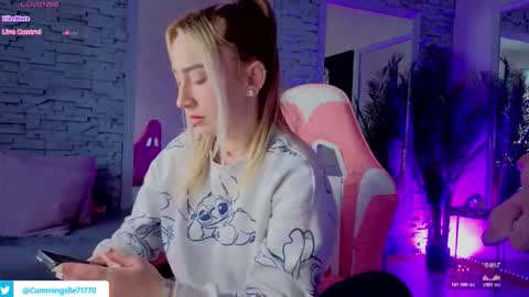 reina cummings online show from February 3, 7:24 am