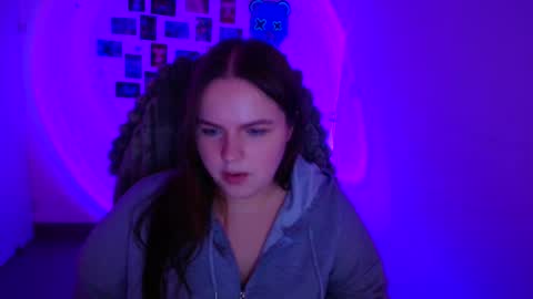 Reina online show from February 21, 1:25 pm