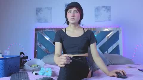 reiv_femboy online show from November 4, 1:29 am