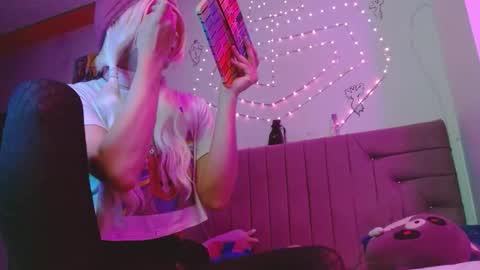 reiv_femboy online show from February 15, 4:59 am