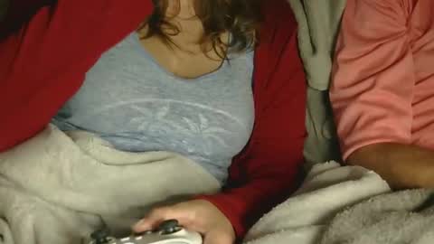 Snapshot of remote_couch chatting on September 9, 1:49 am remote_couch online show from September 9, 1:49 am