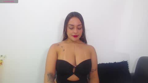 renatabrownn28 online show from May 6, 6:14 pm