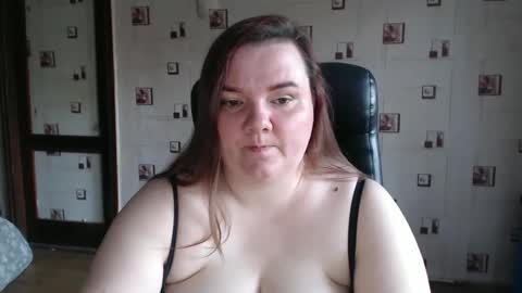 renataoia online show from November 23, 12:03 pm