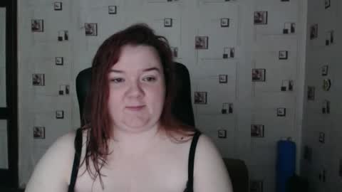 renataoia online show from April 4, 7:10 pm