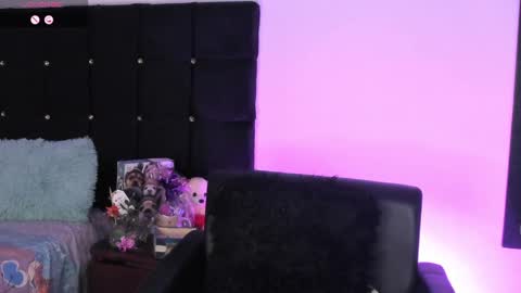 renatawilsom online show from May 16, 11:25 pm
