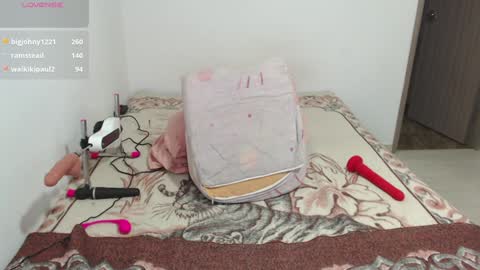 Snapshot of renathacohen chatting on December 3, 10:34 pm sofia online show from December 3, 10:34 pm