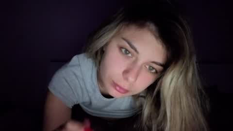 renee_loah online show from June 16, 9:19 pm
