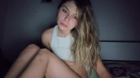 renee_loah online show from August 1, 10:11 pm