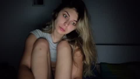 renee_loah online show from July 3, 9:19 pm