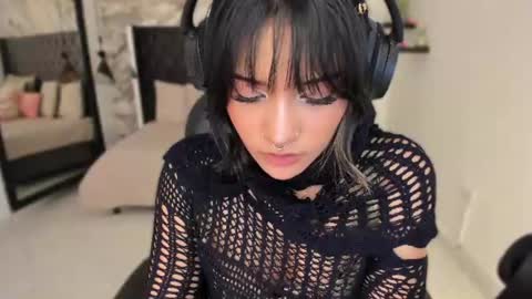 Renee Shelby online show from June 14, 2:24 am
