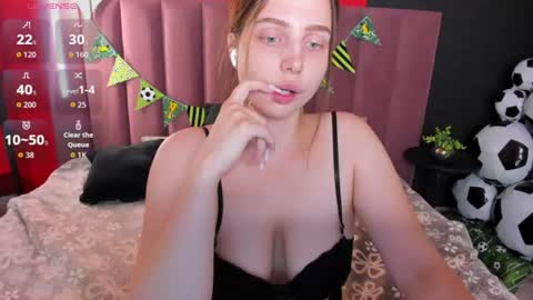 reneeblair online show from July 17, 4:47 am