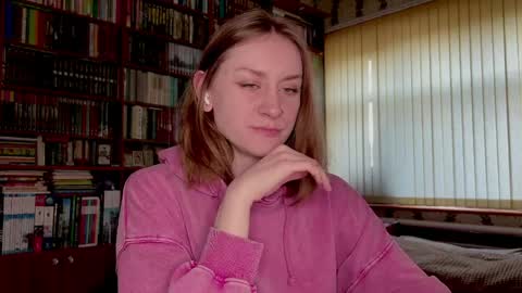 Rie online show from April 10, 3:06 pm