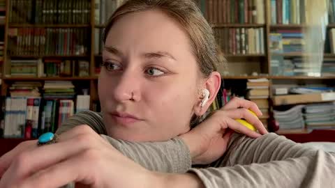 Rie online show from April 4, 12:01 pm