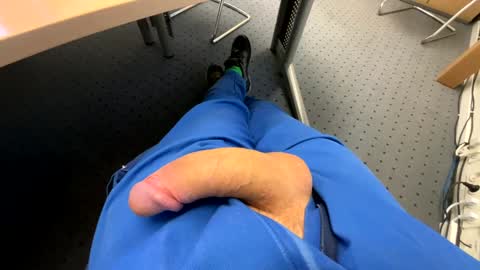 Snapshot of revilo1165 chatting on December 7, 2:19 pm revilo1165 online show from December 7, 2:19 pm