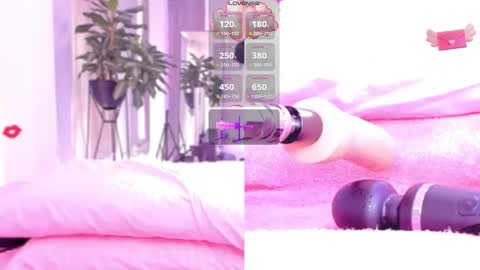 Snapshot of revy_black69 chatting on December 29, 7:11 pm Rebecca y sarih online show from December 29, 7:11 pm