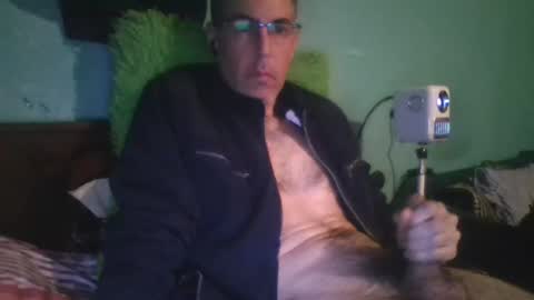 reyes_albert2006 online show from February 8, 9:57 am