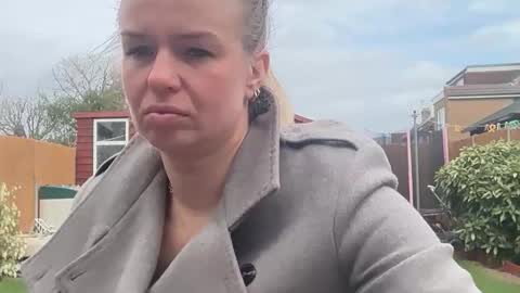 riana894237 online show from March 16, 1:15 pm