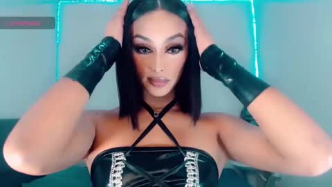 Rianna Garcia online show from November 5, 3:52 am