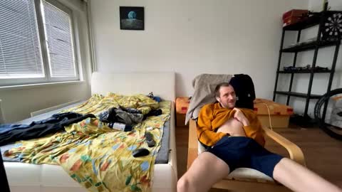 ricciardio online show from October 11, 12:10 pm